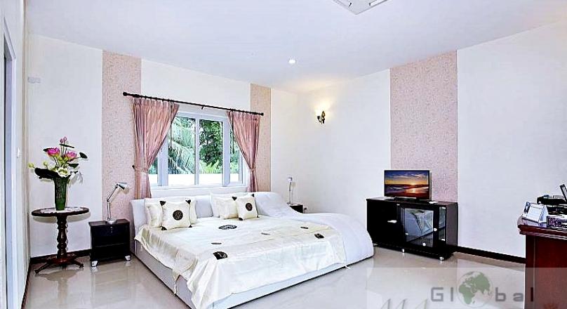 Huay Yai 6-7 bedroom Pool Villa and 3-4-bedroom guest house Pattaya Thailand